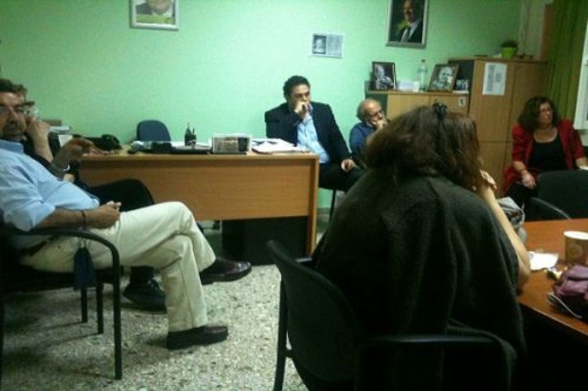 Ηράκλειο: Μια εικόνα χίλιες λέξεις – Κατήφεια σε ΠΑΣΟΚ και ΝΔ | Newsit.gr Ηράκλειο: Μια εικόνα χίλιες λέξεις – Κατήφεια σε ΠΑΣΟΚ και ΝΔ | Newsit.gr