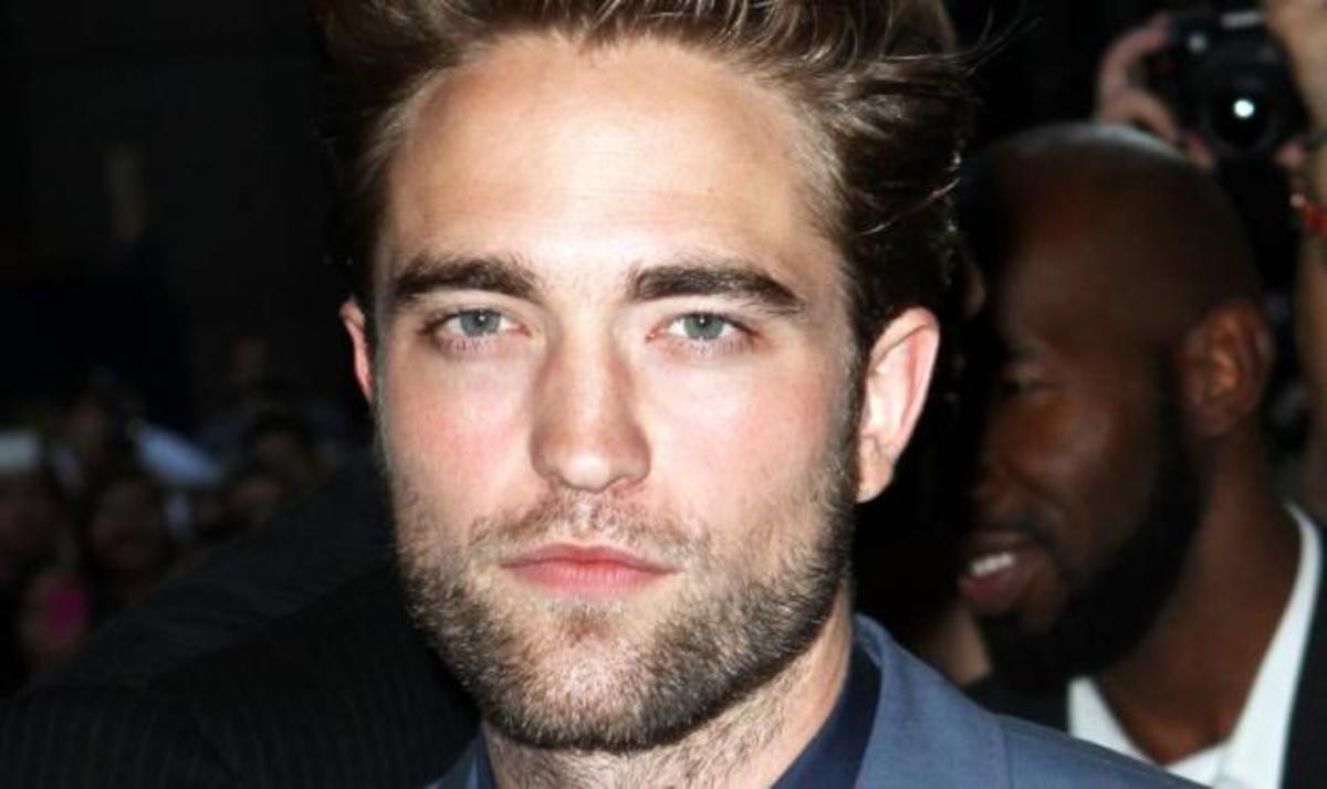 R. Pattinson: Η πρώτη δημόσια έξοδος μετά το σκάνδαλο! Δες τι δήλωσε για το χωρισμό του | Newsit.gr R. Pattinson: Η πρώτη δημόσια έξοδος μετά το σκάνδαλο! Δες τι δήλωσε για το χωρισμό του | Newsit.gr