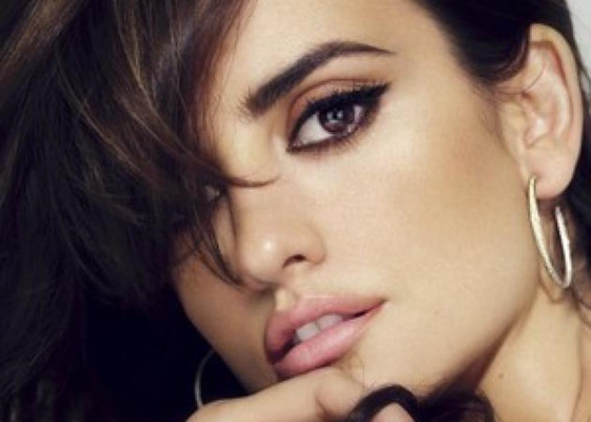 Penelope Cruz: Ποιού οίκου γίνεται η μούσα; | Newsit.gr Penelope Cruz: Ποιού οίκου γίνεται η μούσα; | Newsit.gr
