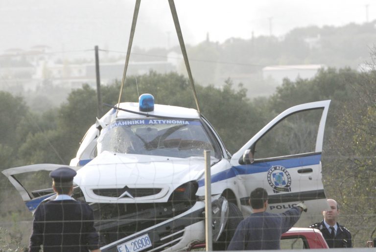 Αμαλιάδα: Περιπολικό τράκαρε με αυτοκίνητο | Newsit.gr Αμαλιάδα: Περιπολικό τράκαρε με αυτοκίνητο | Newsit.gr