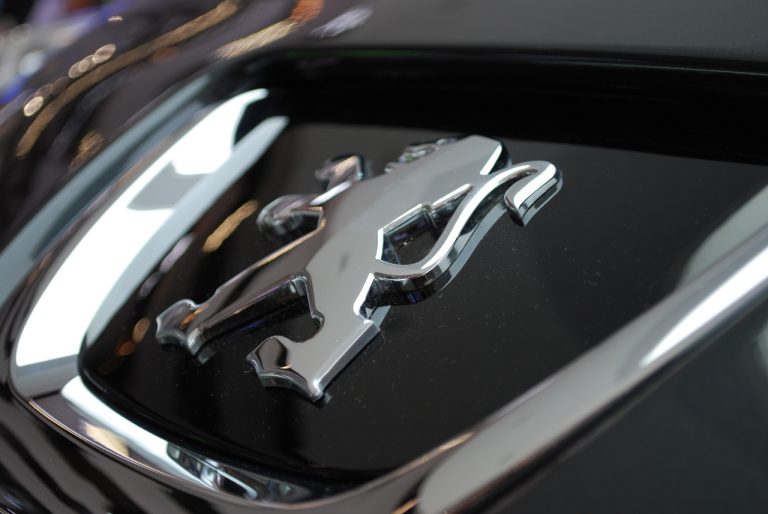 Η Γαλλία ζητά από την Κομισιόν να σώσει την Peugeot | Newsit.gr Η Γαλλία ζητά από την Κομισιόν να σώσει την Peugeot | Newsit.gr