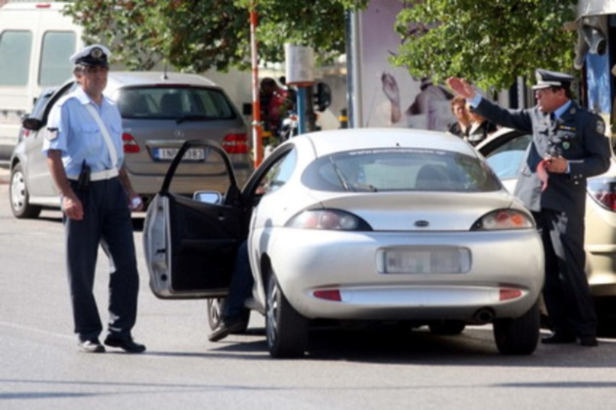 Πάρτε την… πινακίδα σας πίσω | Newsit.gr Πάρτε την… πινακίδα σας πίσω | Newsit.gr