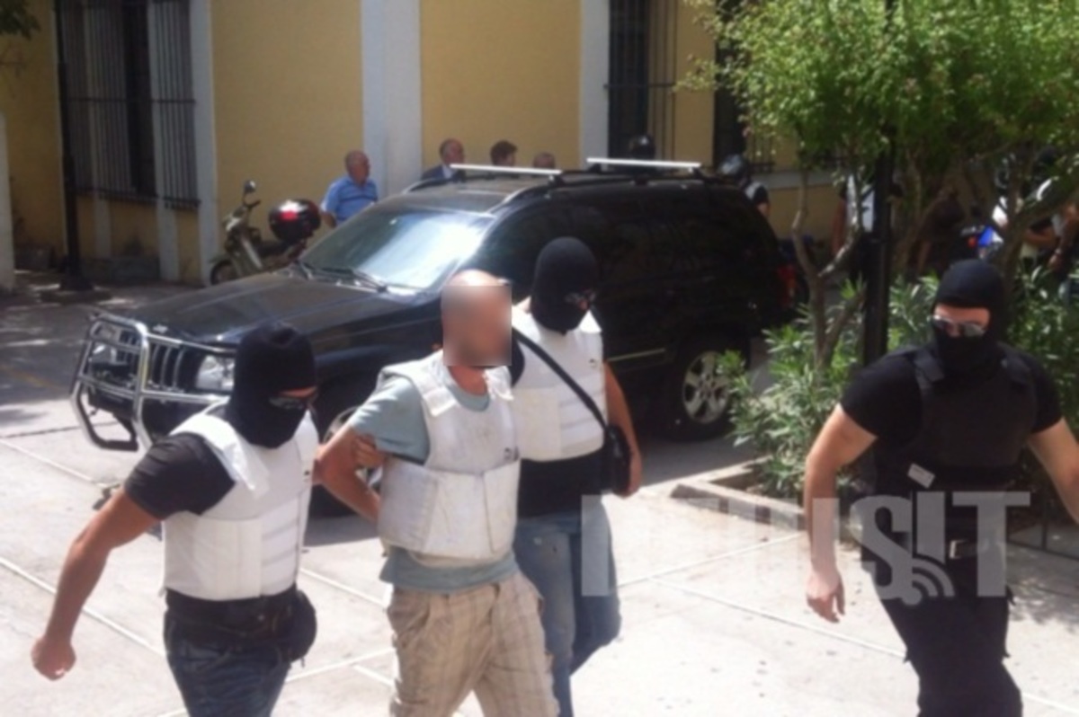 Στον Εισαγγελέα ο 29χρονος – Οι «Πυρήνες της Φωτιάς» πίσω απο τη ληστεία της Πάρου και τη δολοφονία του Δ. Μίχα | Newsit.gr Στον Εισαγγελέα ο 29χρονος – Οι «Πυρήνες της Φωτιάς» πίσω απο τη ληστεία της Πάρου και τη δολοφονία του Δ. Μίχα | Newsit.gr