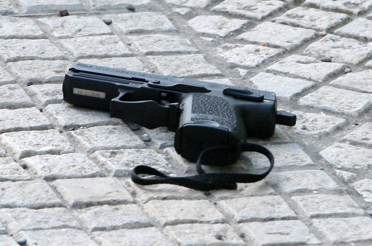 Έβαλε φωτιά στον έναν και σκότωσε τον άλλο! – Άγριο φονικό στη Σύρο | Newsit.gr Έβαλε φωτιά στον έναν και σκότωσε τον άλλο! – Άγριο φονικό στη Σύρο | Newsit.gr