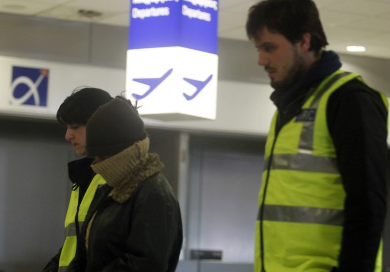 Πήγαν να κοροϊδέψουν τους αστυνομικούς αλλά συνελήφθησαν | Newsit.gr Πήγαν να κοροϊδέψουν τους αστυνομικούς αλλά συνελήφθησαν | Newsit.gr