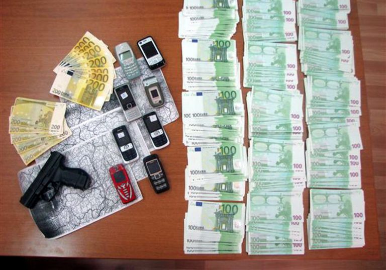 Συλλήψεις για διακίνηση πλαστών χαρτονομισμάτων | Newsit.gr Συλλήψεις για διακίνηση πλαστών χαρτονομισμάτων | Newsit.gr