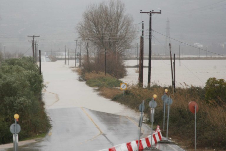 Μεγάλες καταστροφές από τις βροχές στην Πιερία | Newsit.gr Μεγάλες καταστροφές από τις βροχές στην Πιερία | Newsit.gr