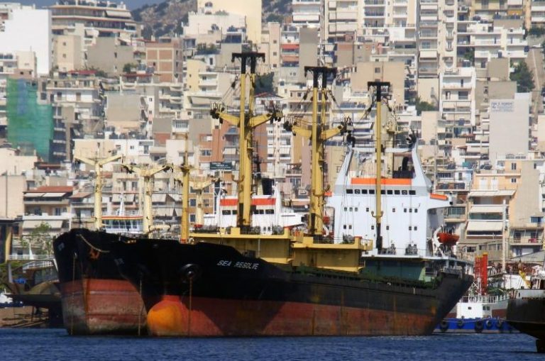 Τραγωδία στον Πειραιά – Εργάτης έπεσε από την ανεμόσκαλα και σκοτώθηκε | Newsit.gr Τραγωδία στον Πειραιά – Εργάτης έπεσε από την ανεμόσκαλα και σκοτώθηκε | Newsit.gr