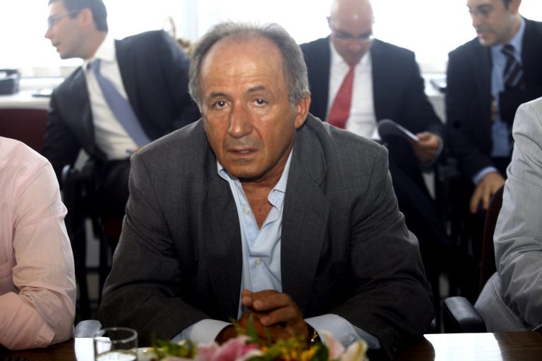 «Αποκαθηλώνει» τον Παπανδρέου ο Πολυζωγόπουλος | Newsit.gr «Αποκαθηλώνει» τον Παπανδρέου ο Πολυζωγόπουλος | Newsit.gr