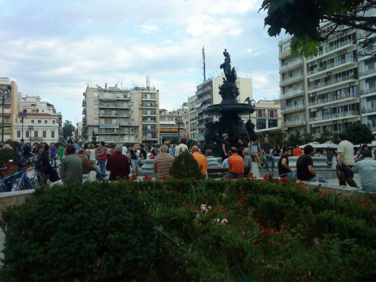 Πάτρα: »Πάρτε το μνημόνιο και φύγετε από εδώ»! | Newsit.gr Πάτρα: »Πάρτε το μνημόνιο και φύγετε από εδώ»! | Newsit.gr