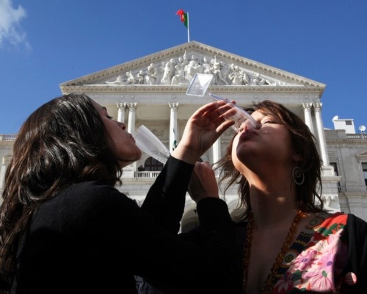Ναι στους γάμους ομοφυλοφίλων είπε η Πορτογαλία | Newsit.gr Ναι στους γάμους ομοφυλοφίλων είπε η Πορτογαλία | Newsit.gr