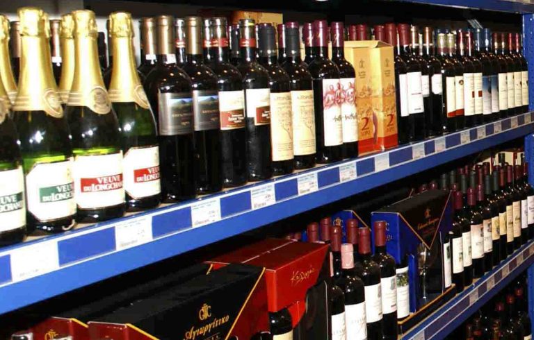Θεσσαλονίκη: Έκλεψαν φορτηγό γεμάτο με ποτά. | Newsit.gr Θεσσαλονίκη: Έκλεψαν φορτηγό γεμάτο με ποτά. | Newsit.gr
