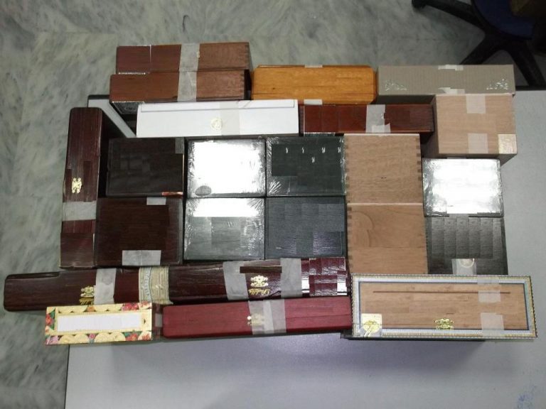 Ορεστιάδα: Έβγαινε από τη χώρα με 331 λαθραία πούρα στο αυτοκίνητο! | Newsit.gr Ορεστιάδα: Έβγαινε από τη χώρα με 331 λαθραία πούρα στο αυτοκίνητο! | Newsit.gr