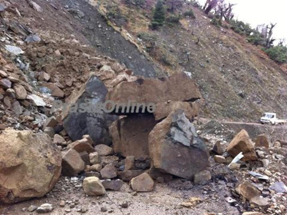 Ευρυτανία: Αποκλεισμένοι δύο μέρες λόγω κατολίσθησης! | Newsit.gr Ευρυτανία: Αποκλεισμένοι δύο μέρες λόγω κατολίσθησης! | Newsit.gr