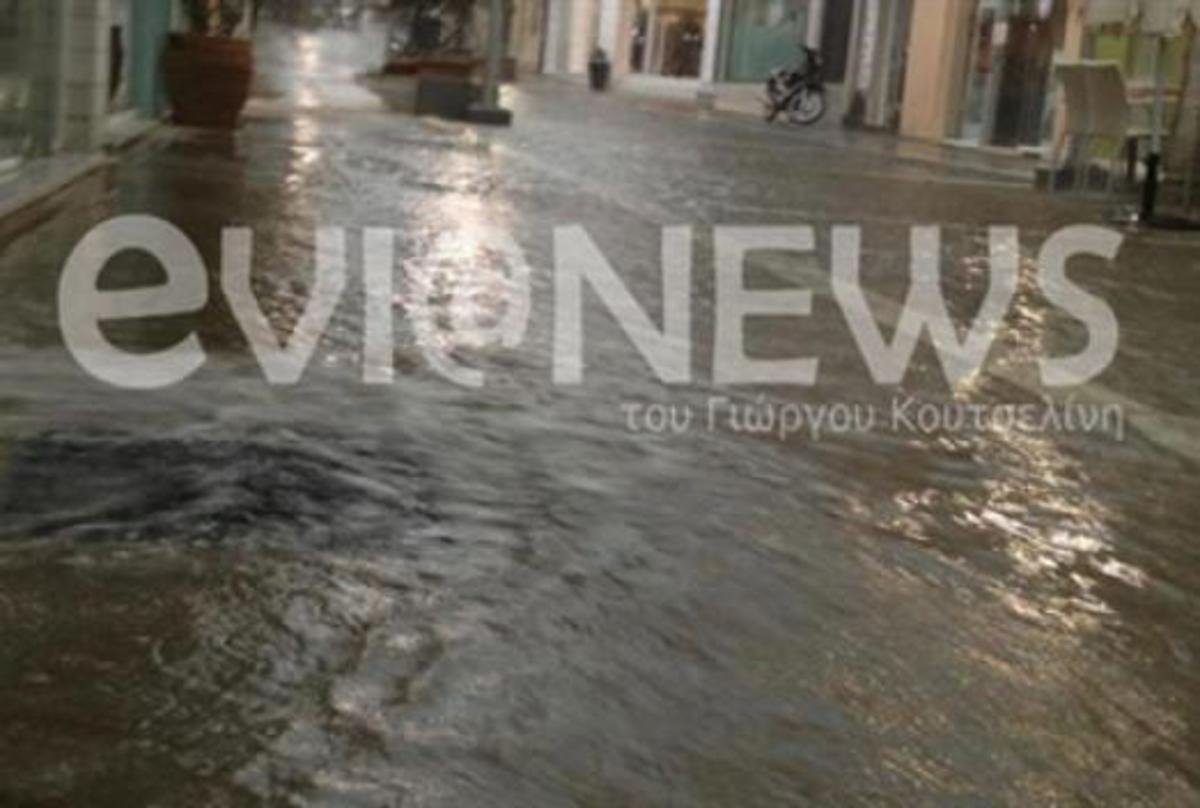 Δεν είναι ποτάμι! Είναι δρόμος στο Αλιβέρι | Newsit.gr Δεν είναι ποτάμι! Είναι δρόμος στο Αλιβέρι | Newsit.gr