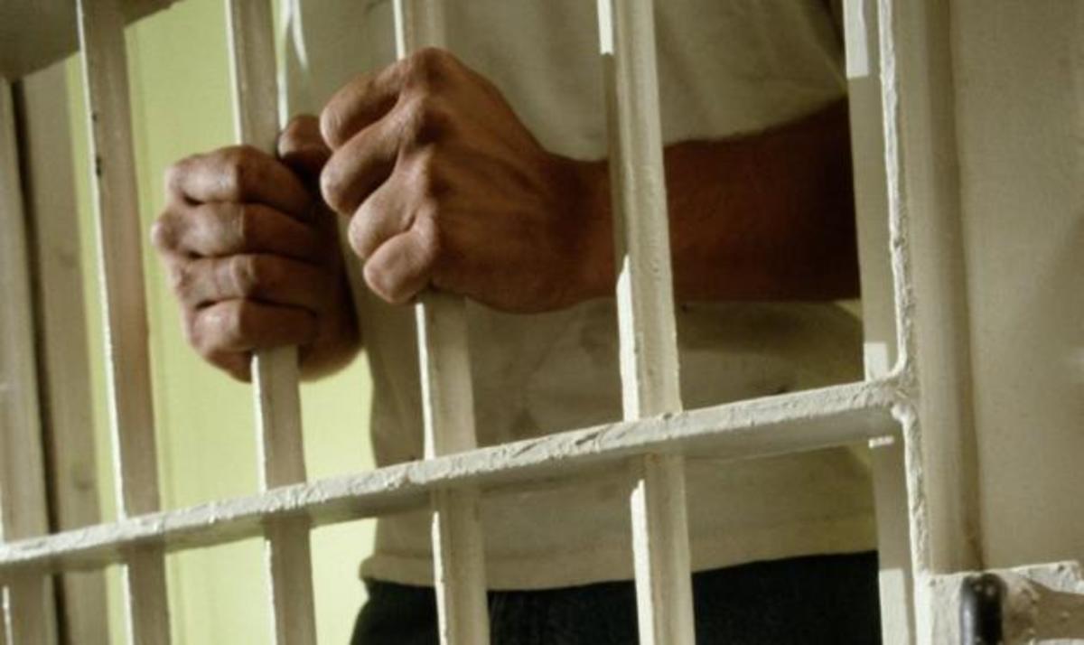 Στη φυλακή Έλληνας παίχτης ριάλιτι για το διπλό φονικό στην Κρήτη! | Newsit.gr Στη φυλακή Έλληνας παίχτης ριάλιτι για το διπλό φονικό στην Κρήτη! | Newsit.gr