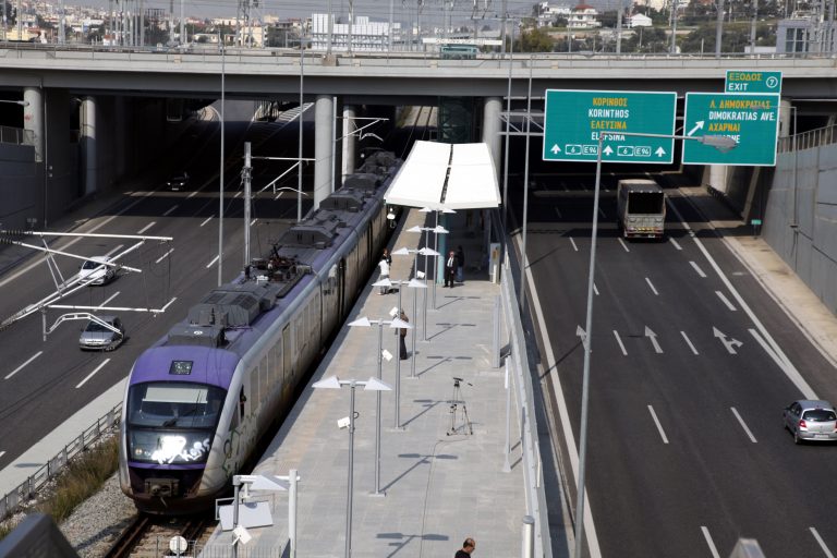 Κανονικά πλέον τα δρομολόγια του Προαστιακού | Newsit.gr Κανονικά πλέον τα δρομολόγια του Προαστιακού | Newsit.gr