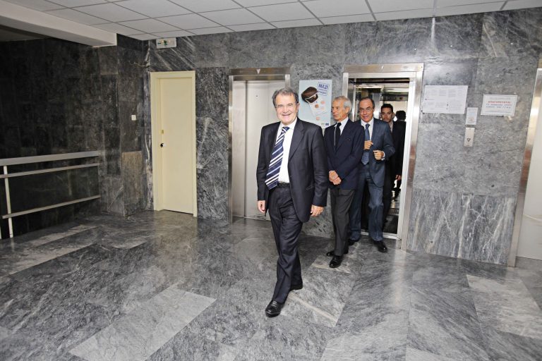 Κόντρα στο… ρεύμα ο Πρόντι: «Δε βγαίνει από το ευρώ η Ελλάδα» | Newsit.gr Κόντρα στο… ρεύμα ο Πρόντι: «Δε βγαίνει από το ευρώ η Ελλάδα» | Newsit.gr