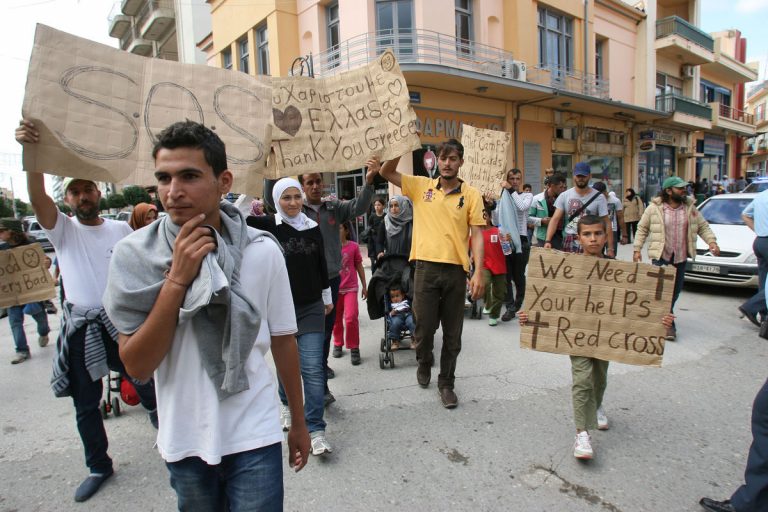 Γιατί οι πρόσφυγες προκαλούν φόβο στην Ελλάδα; Έρευνα του Πανεπιστημίου Πειραιά δίνει απαντήσεις | Newsit.gr Γιατί οι πρόσφυγες προκαλούν φόβο στην Ελλάδα; Έρευνα του Πανεπιστημίου Πειραιά δίνει απαντήσεις | Newsit.gr