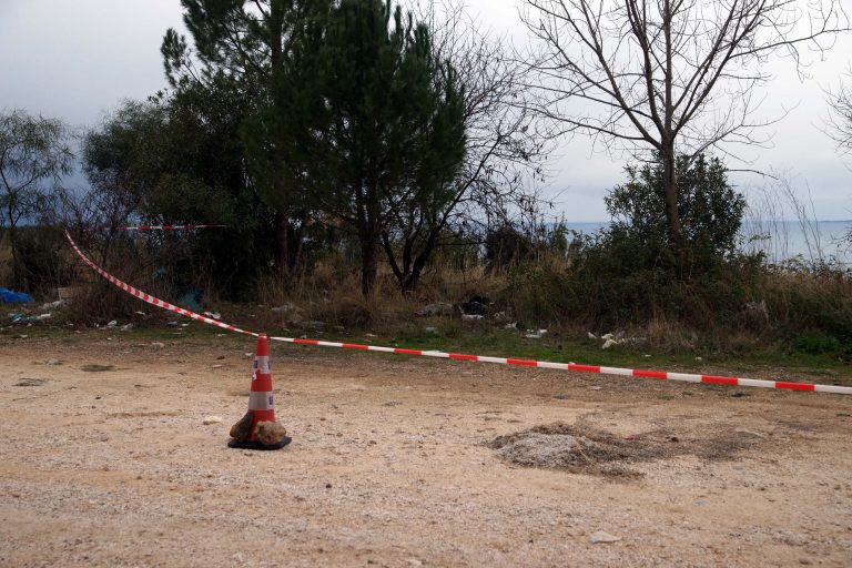 Μυστήριο με πτώμα που ξεβράστηκε σε παραλία στη Στυλίδα | Newsit.gr Μυστήριο με πτώμα που ξεβράστηκε σε παραλία στη Στυλίδα | Newsit.gr