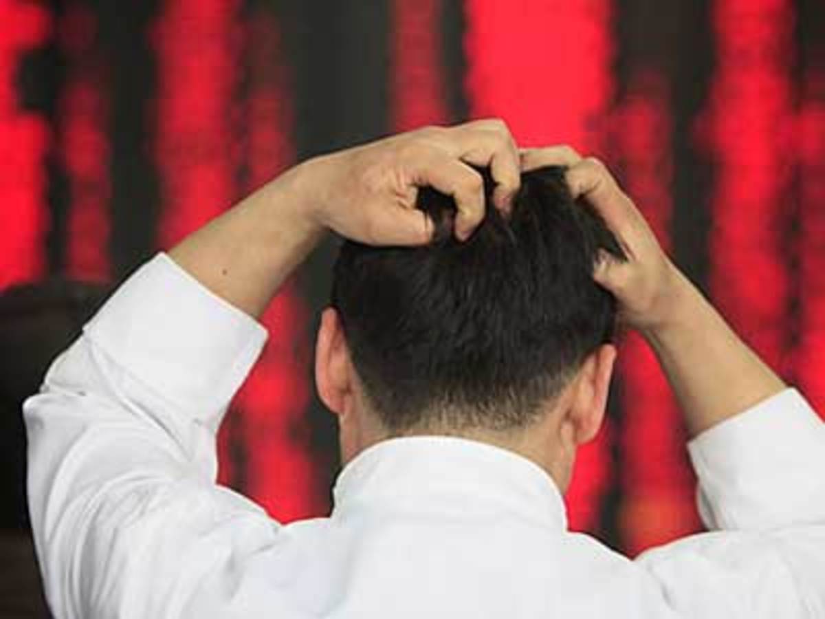 Σοκ στο Χ.Α με πτώση -3,15% – Οριακά πάνω από τις 900 μονάδες | Newsit.gr Σοκ στο Χ.Α με πτώση -3,15% – Οριακά πάνω από τις 900 μονάδες | Newsit.gr