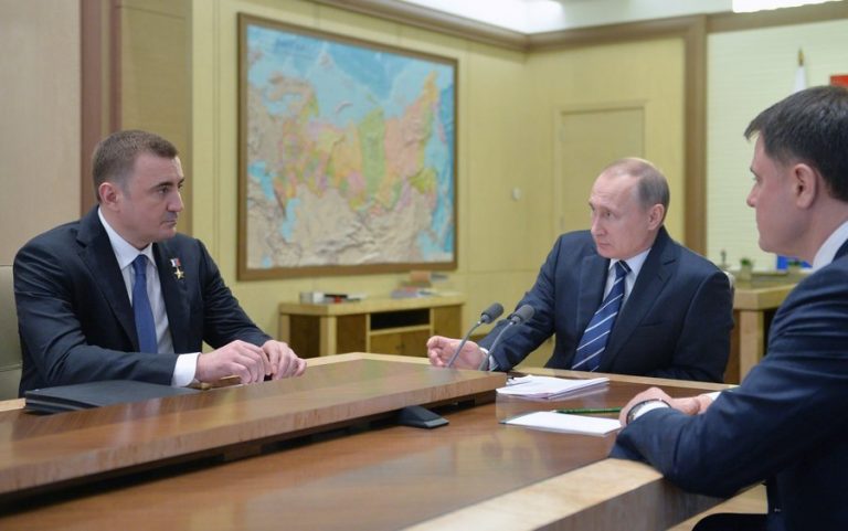Αυτόν τον άνδρα ετοιμάζει για διάδοχό του ο Πούτιν! | Newsit.gr Αυτόν τον άνδρα ετοιμάζει για διάδοχό του ο Πούτιν! | Newsit.gr