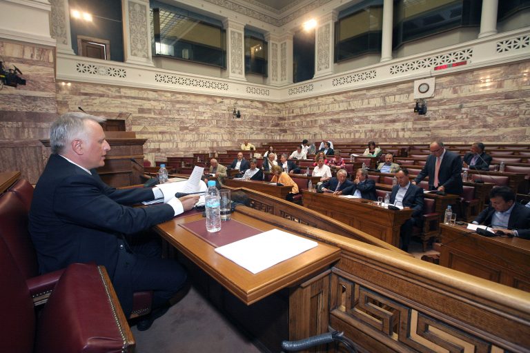 Παρά τον εξάψαλμο ο Ραγκούσης δεν κάνει πίσω για τα ταξί | Newsit.gr Παρά τον εξάψαλμο ο Ραγκούσης δεν κάνει πίσω για τα ταξί | Newsit.gr