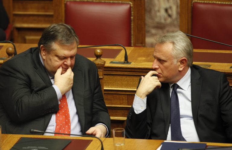 Το υπουργικό κλειδώνει την απελευθέρωση στις μεταφορές | Newsit.gr Το υπουργικό κλειδώνει την απελευθέρωση στις μεταφορές | Newsit.gr