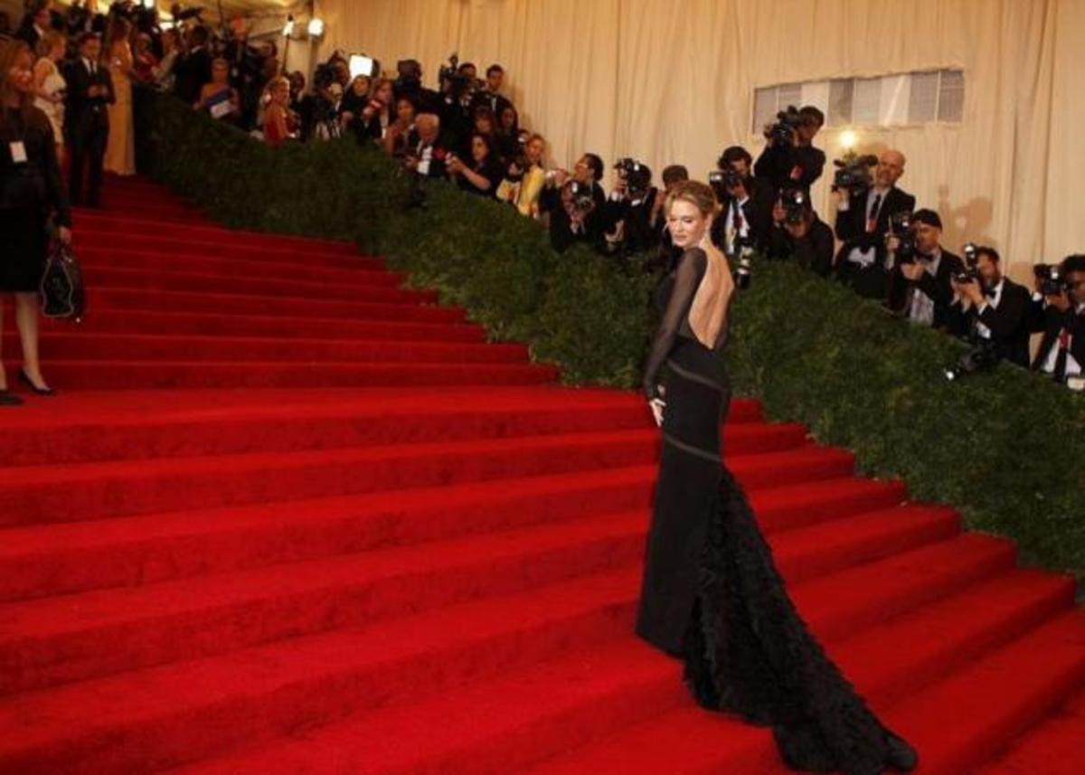 The Metropolitan Museum Gala! Τι φόρεσαν οι επώνυμες; Ψήφισε την πιο καλοντυμένη! | Newsit.gr The Metropolitan Museum Gala! Τι φόρεσαν οι επώνυμες; Ψήφισε την πιο καλοντυμένη! | Newsit.gr