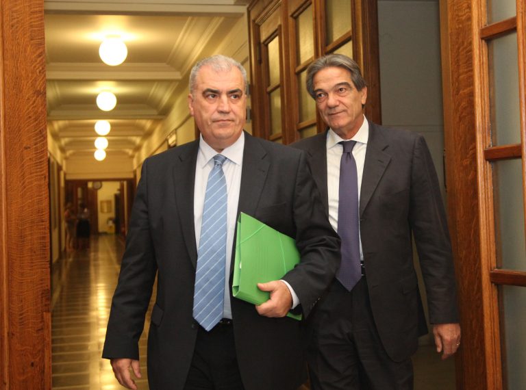 Ρέππας: Λιγότερες προσλήψεις το 2012 – “Μαχαίρι” στους συμβασιούχους | Newsit.gr Ρέππας: Λιγότερες προσλήψεις το 2012 – “Μαχαίρι” στους συμβασιούχους | Newsit.gr