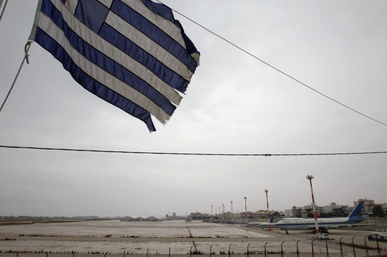 Reuters: «Η Ελλάδα θέλει να πουλήσει τα σάπια απομεινάρια της» | Newsit.gr Reuters: «Η Ελλάδα θέλει να πουλήσει τα σάπια απομεινάρια της» | Newsit.gr