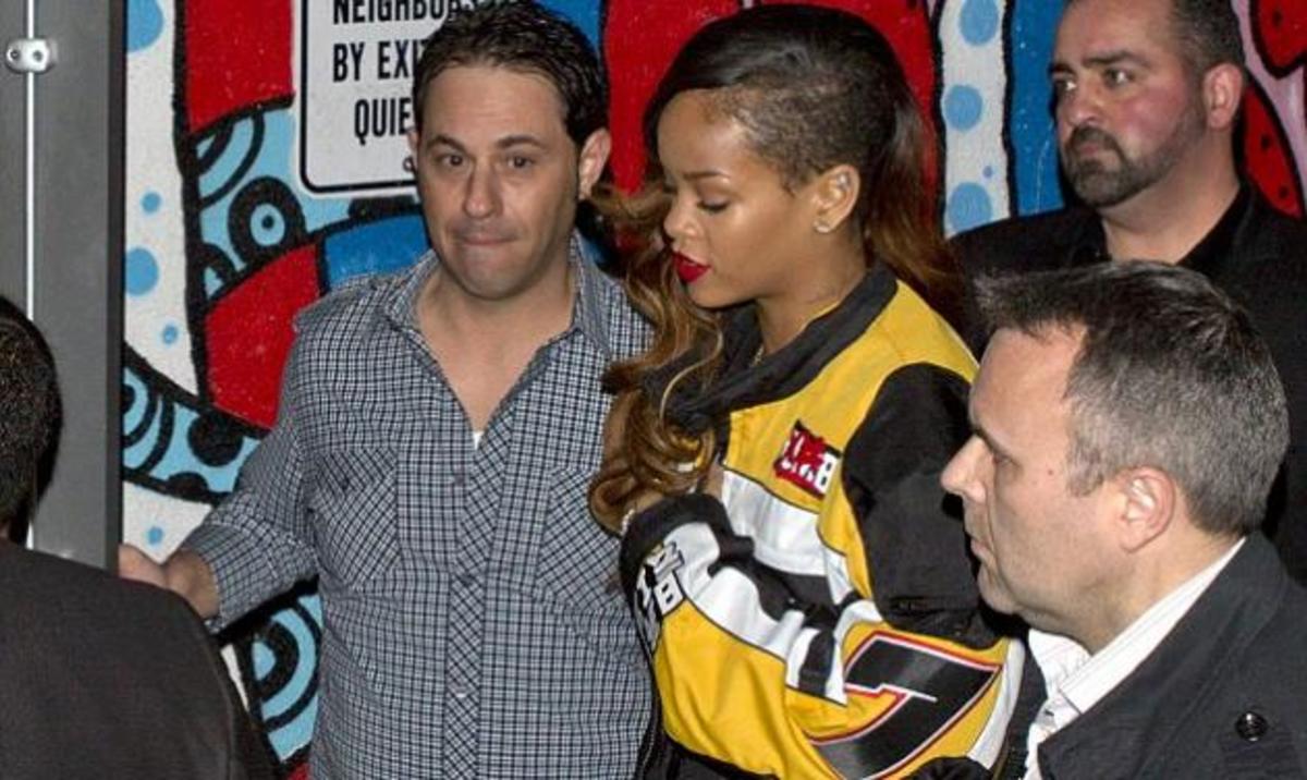 H sexy Rihanna πήγε για clubbing χωρίς τον Chris Brown! | Newsit.gr H sexy Rihanna πήγε για clubbing χωρίς τον Chris Brown! | Newsit.gr
