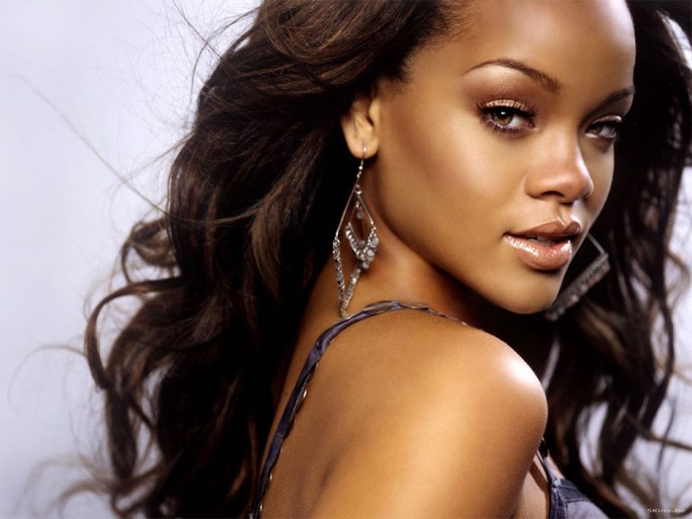 Στις 8 Ιουνίου η Rihanna στην Αθήνα! | Newsit.gr Στις 8 Ιουνίου η Rihanna στην Αθήνα! | Newsit.gr