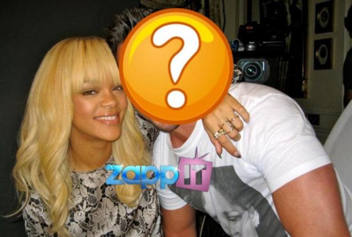 Ποιόν Έλληνα είχε αγκαλιά χθες η RIHANNA ; | Newsit.gr Ποιόν Έλληνα είχε αγκαλιά χθες η RIHANNA ; | Newsit.gr