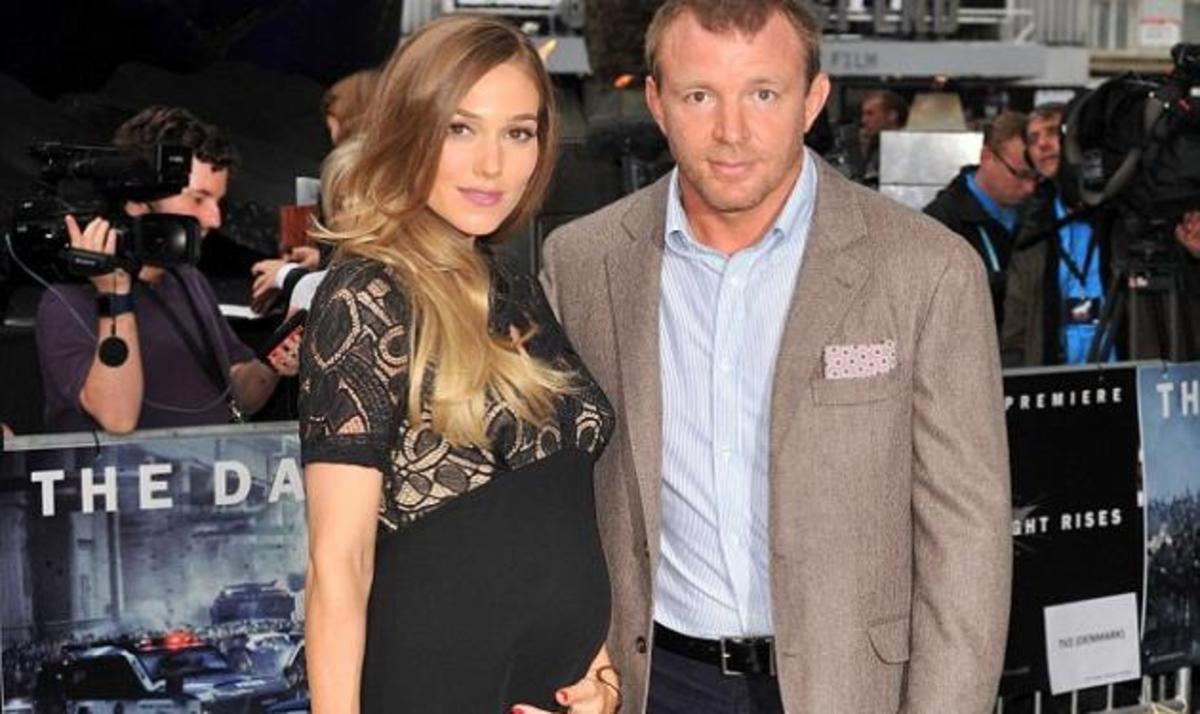 Ξανά έγκυος η αγαπημένη του Guy Ritchie, 10 μήνες μετά τη γέννηση του γιου τους! | Newsit.gr Ξανά έγκυος η αγαπημένη του Guy Ritchie, 10 μήνες μετά τη γέννηση του γιου τους! | Newsit.gr