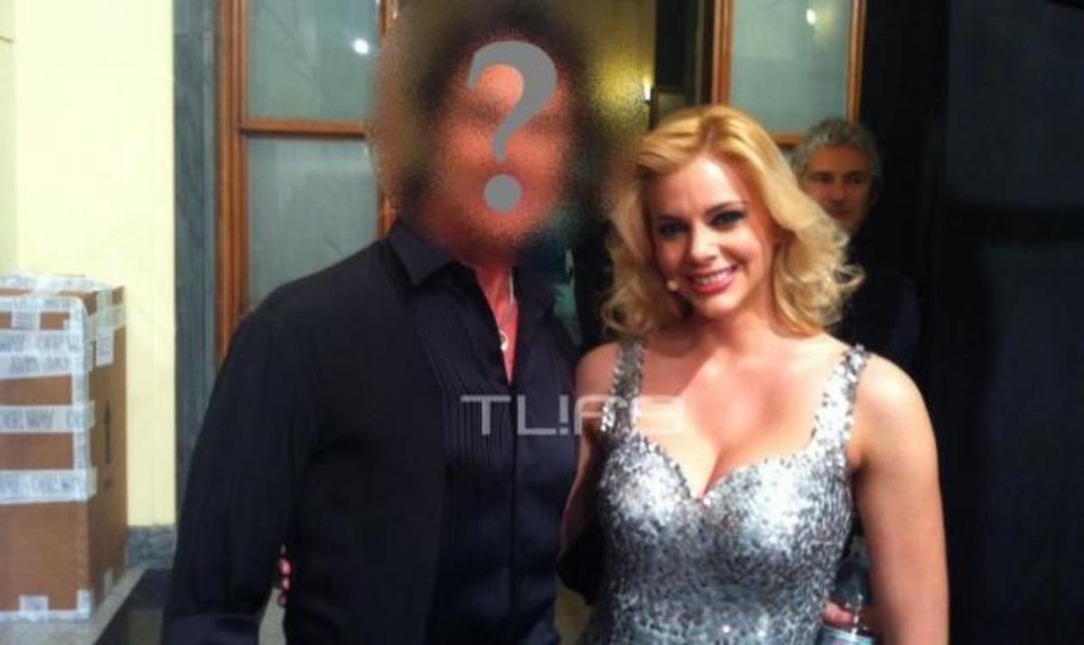 Με ποιον διάσημο πρωταγωνιστή πετυχημένης τηλεοπτικής σειράς πόζαρε η Ρ. Αντωνίου; | Newsit.gr Με ποιον διάσημο πρωταγωνιστή πετυχημένης τηλεοπτικής σειράς πόζαρε η Ρ. Αντωνίου; | Newsit.gr