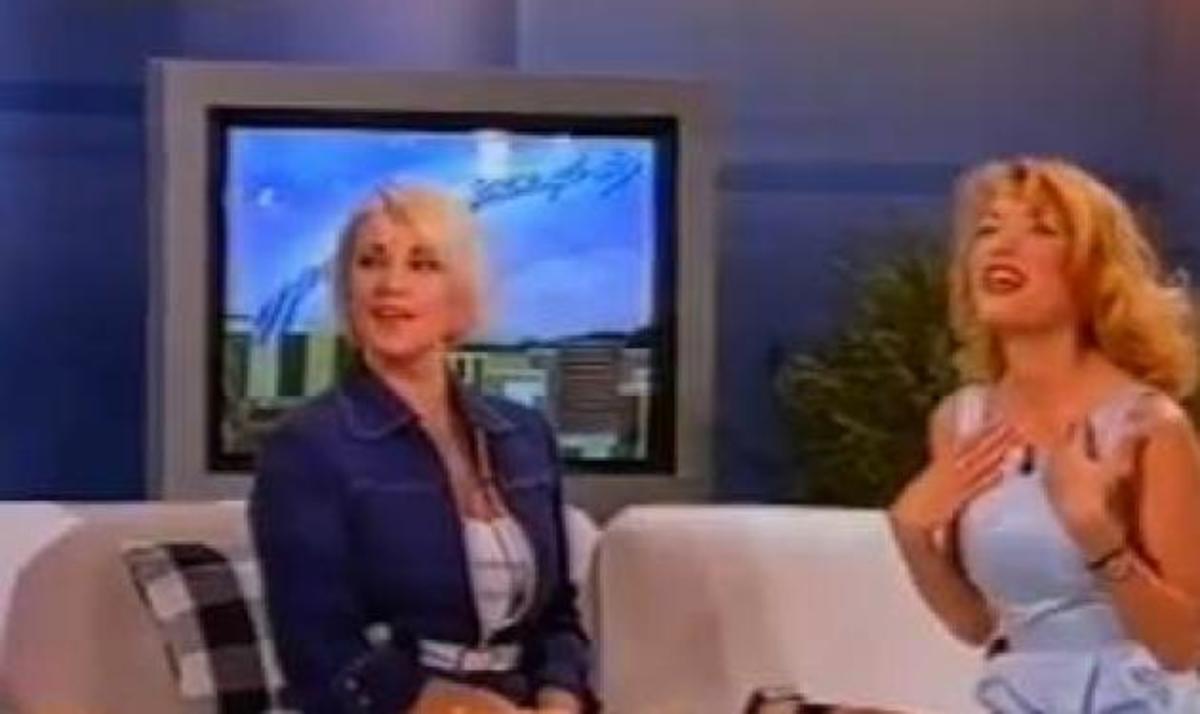 Όταν η Ελ. Μενεγάκη γιόρτασε τα 5α γενέθλια του Πρωινού Καφέ με τη Ρ. Κορομηλά! Βίντεο | Newsit.gr Όταν η Ελ. Μενεγάκη γιόρτασε τα 5α γενέθλια του Πρωινού Καφέ με τη Ρ. Κορομηλά! Βίντεο | Newsit.gr
