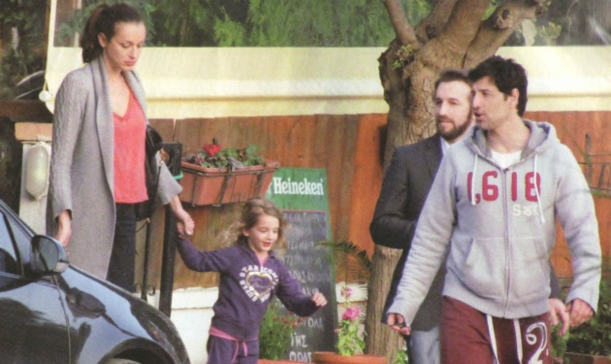 Οι βόλτες του Σ. Ρουβά με την Κάτια και την Αναστασία! Φωτογραφίες | Newsit.gr Οι βόλτες του Σ. Ρουβά με την Κάτια και την Αναστασία! Φωτογραφίες | Newsit.gr