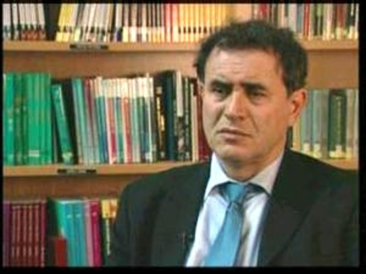 Επιμένει ο Ρουμπινί: Η κρίση δεν έχει τελειώσει | Newsit.gr Επιμένει ο Ρουμπινί: Η κρίση δεν έχει τελειώσει | Newsit.gr