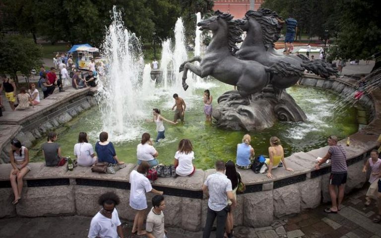700.000 περισσότεροι φτωχοί λόγω καύσωνα και ξηρασίας | Newsit.gr 700.000 περισσότεροι φτωχοί λόγω καύσωνα και ξηρασίας | Newsit.gr