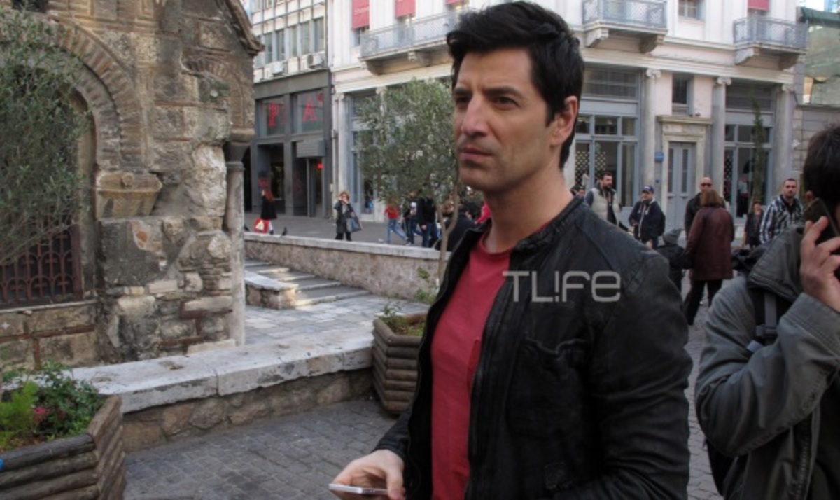 Τι έκανε ο Σάκης Ρουβάς στο κέντρο της Αθήνας; Φωτογραφίες | Newsit.gr Τι έκανε ο Σάκης Ρουβάς στο κέντρο της Αθήνας; Φωτογραφίες | Newsit.gr