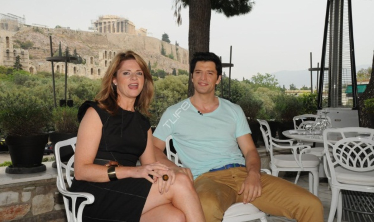 Ο Σ. Ρουβάς δίνει συνέντευξη σε ξένο κανάλι με φόντο την Ακρόπολη! Φωτογραφίες | Newsit.gr Ο Σ. Ρουβάς δίνει συνέντευξη σε ξένο κανάλι με φόντο την Ακρόπολη! Φωτογραφίες | Newsit.gr