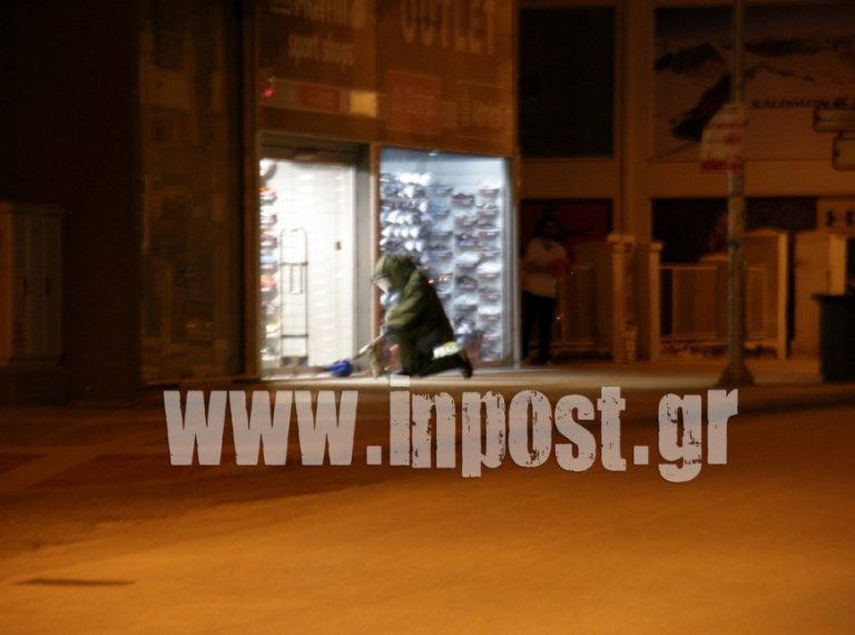 Κομοτηνή: Περπατούσε και »πάγωσε» από το φόβο του – Αιτία, ένας μπλε σάκος με καλώδια! | Newsit.gr Κομοτηνή: Περπατούσε και »πάγωσε» από το φόβο του – Αιτία, ένας μπλε σάκος με καλώδια! | Newsit.gr