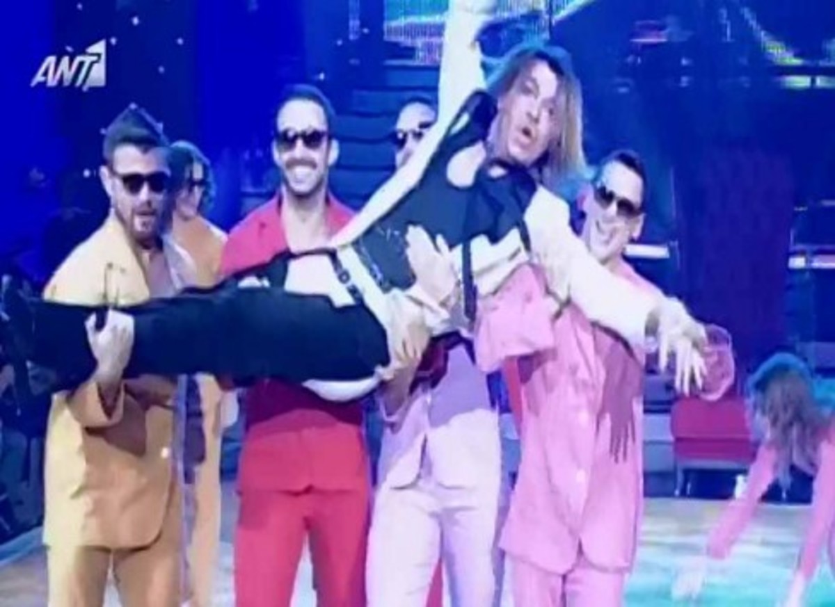 Ο Τρύφωνας Σαμαράς χορεύει Gangnam style στο «Dancing»! | Newsit.gr Ο Τρύφωνας Σαμαράς χορεύει Gangnam style στο «Dancing»! | Newsit.gr