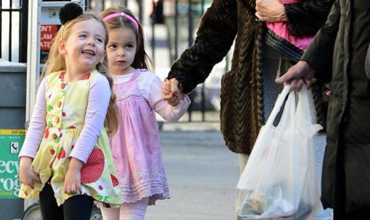Τα δίδυμα της Sarah Jessica Parker τραβάνε τα βλέμματα με το στιλ τους! | Newsit.gr Τα δίδυμα της Sarah Jessica Parker τραβάνε τα βλέμματα με το στιλ τους! | Newsit.gr