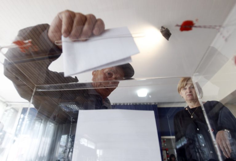 Δεύτερος γύρος εκλογών στη Σερβία | Newsit.gr Δεύτερος γύρος εκλογών στη Σερβία | Newsit.gr