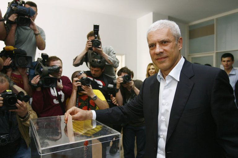 Σερβία: Μικρή η συμμετοχή στις κάλπες στο β’ γύρο | Newsit.gr Σερβία: Μικρή η συμμετοχή στις κάλπες στο β’ γύρο | Newsit.gr