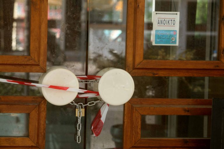 Θεσσαλονίκη: Την κρατούσε φυλακισμένη για 1 μήνα! | Newsit.gr Θεσσαλονίκη: Την κρατούσε φυλακισμένη για 1 μήνα! | Newsit.gr