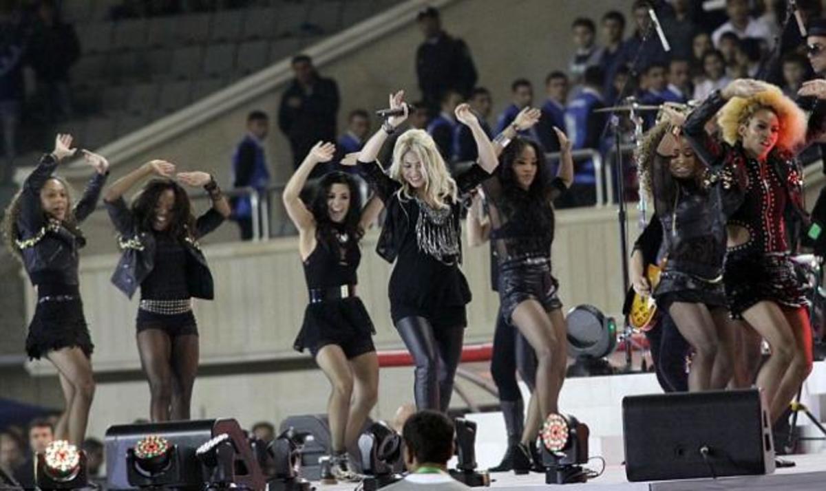 Shakira: Η πρώτη εμφάνιση στη σκηνή με φουσκωμένη κοιλίτσα! | Newsit.gr Shakira: Η πρώτη εμφάνιση στη σκηνή με φουσκωμένη κοιλίτσα! | Newsit.gr