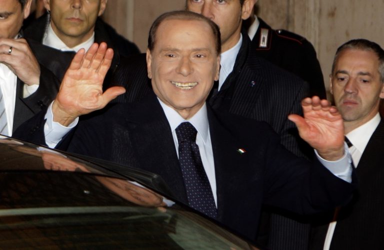 Ο Σίλβιο επέστρεψε: “Νομίζατε ότι θα κάτσω σπίτι να γράψω τα απομνημονεύματά μου. Κάνατε λάθος” | Newsit.gr Ο Σίλβιο επέστρεψε: “Νομίζατε ότι θα κάτσω σπίτι να γράψω τα απομνημονεύματά μου. Κάνατε λάθος” | Newsit.gr